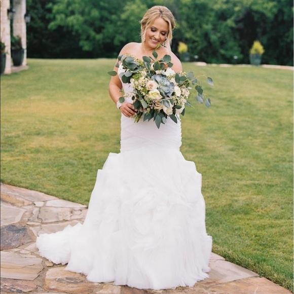 Meet your Posher, Amanda. - Picture 3 of 5